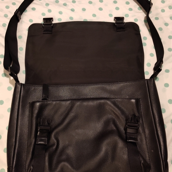 Like-New Michael Kors Briefcase/Laptop Bag - Picture 9 of 16